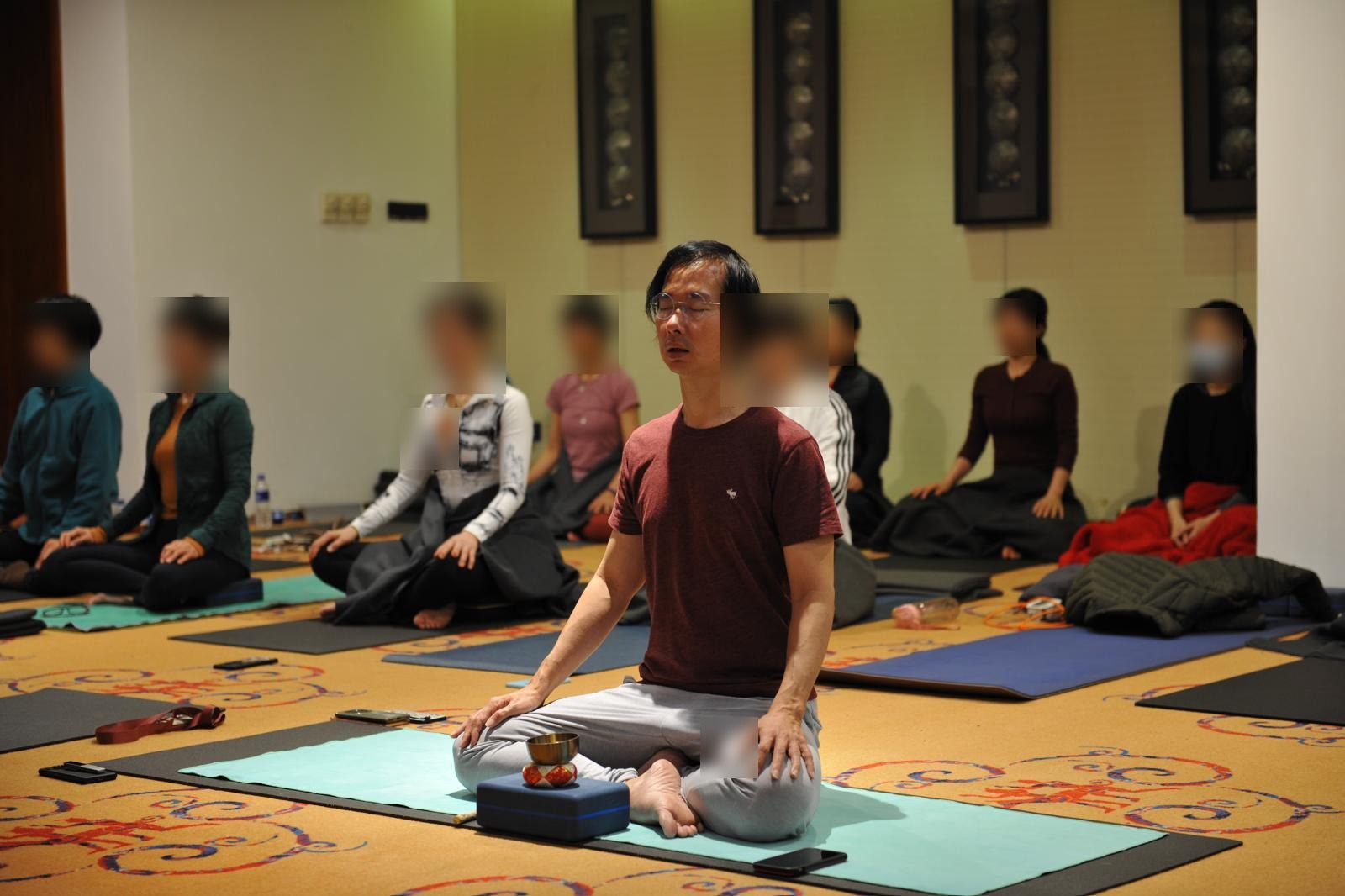Victor Chng leading a group meditation session