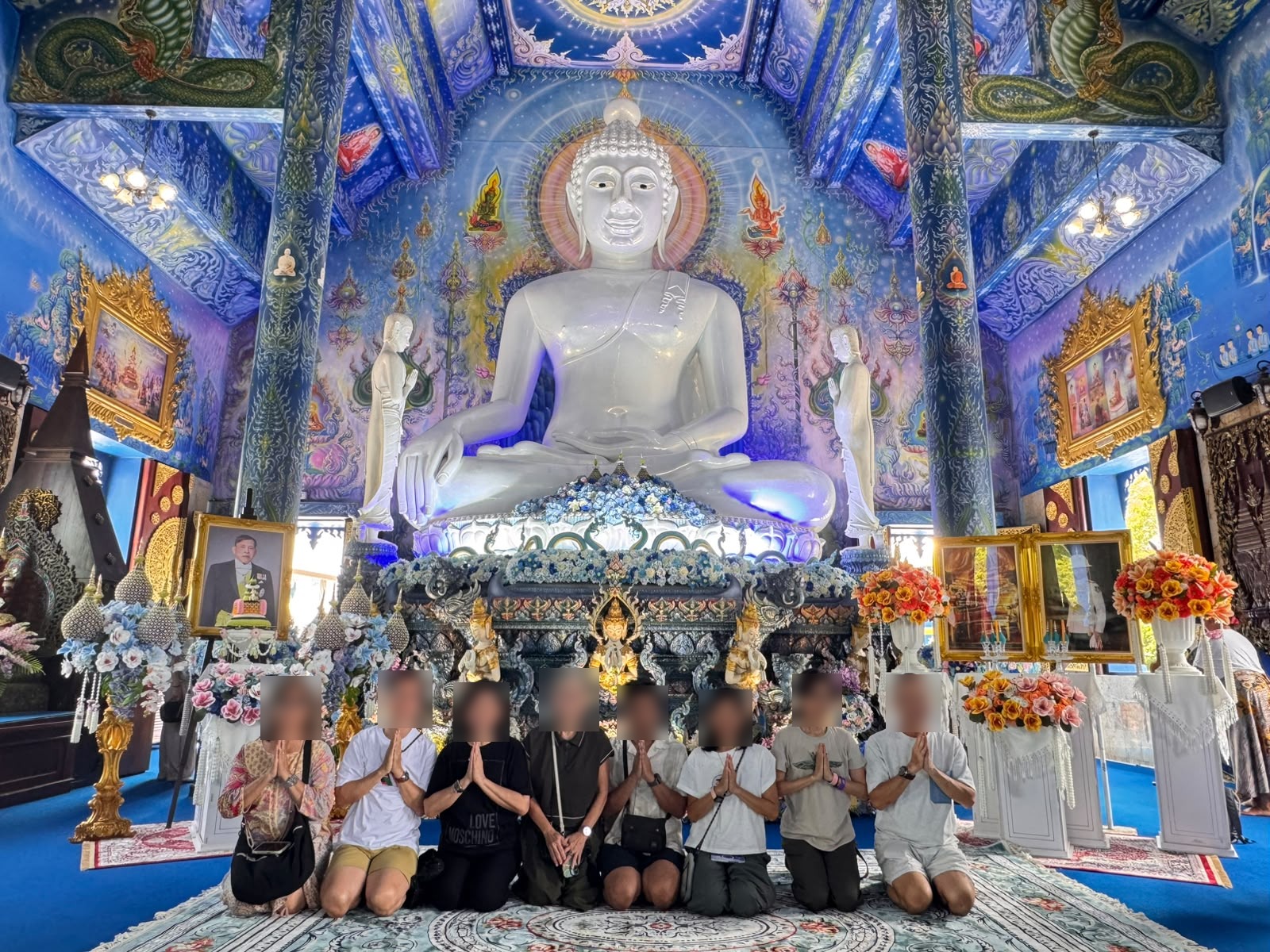 Retreat group at the Blue Temple, Chiang Rai